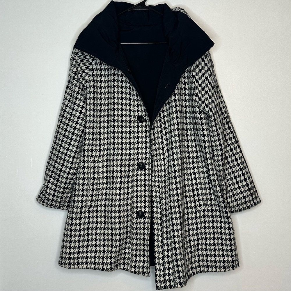 Jones New York Black and White Houndstooth Cape